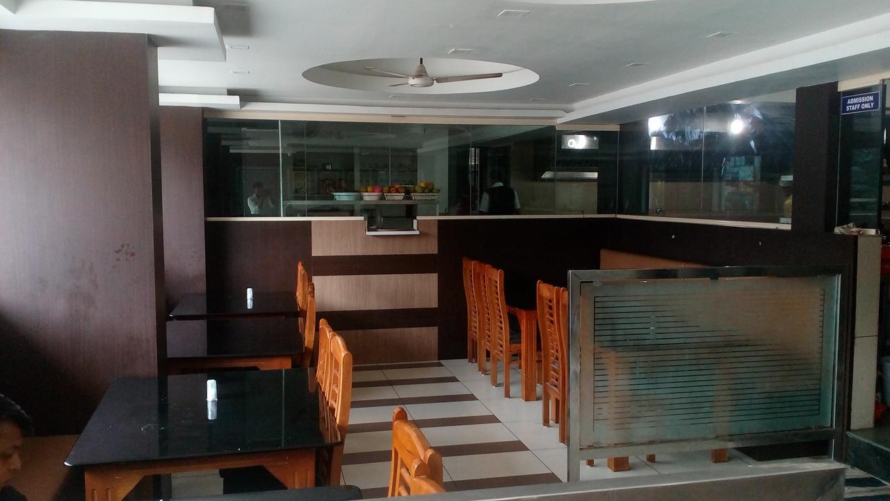 Aarya Bhavan Residency Hotel Malappuram Exterior photo
